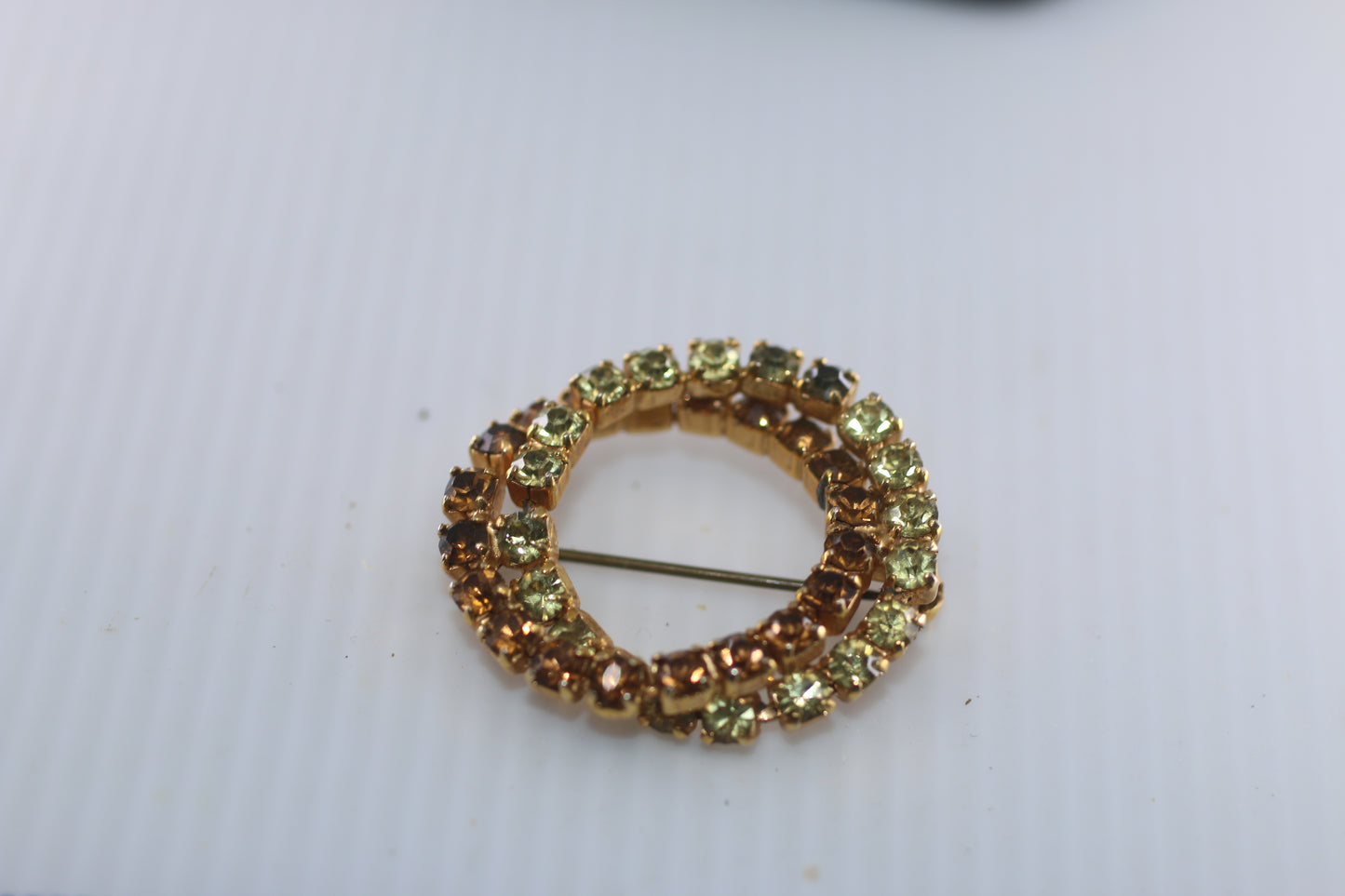 Brooch Abstract Gold Tone Pin Vintage 2 Overlapping Circles in Brown Rhinestones