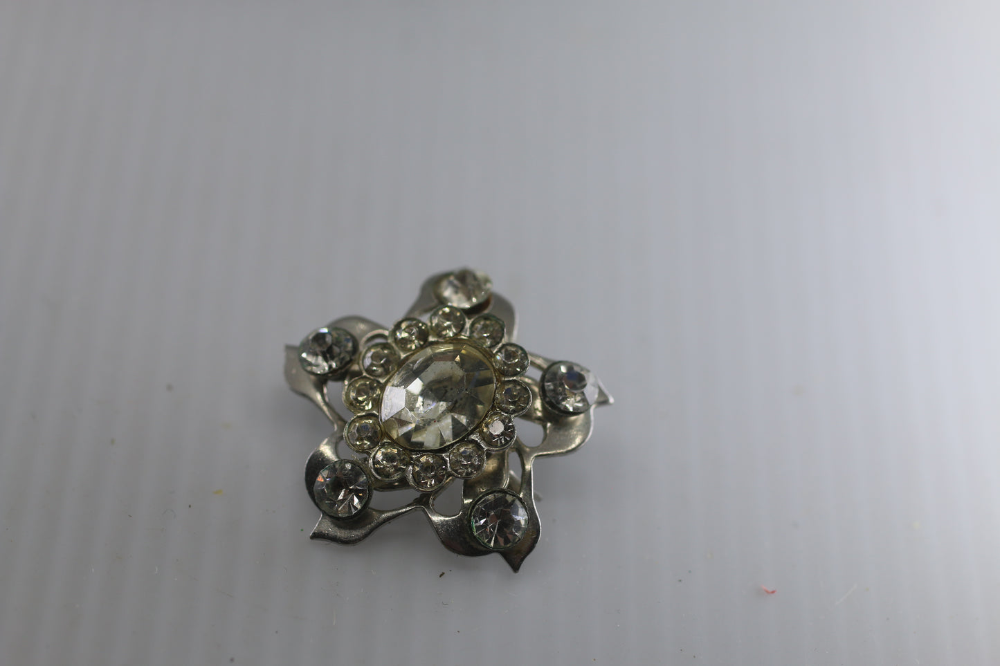 Brooch Abstract Sylver Tone Pin Vintage Flower Rhinestones