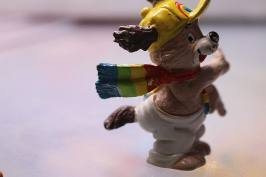 Vtg 1981 Wallace Berrie Rainbow Kids Dog & Scarf Pvc Figure Kids Toy No Frisbee