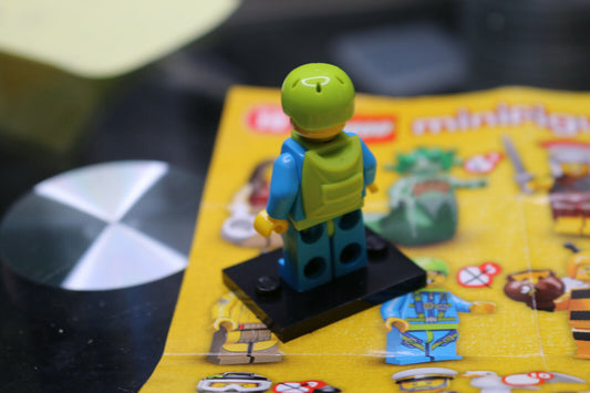 Lego Collectible Minifigure 71001-17 Series 10 Minifigures - Skydiver 71001-6