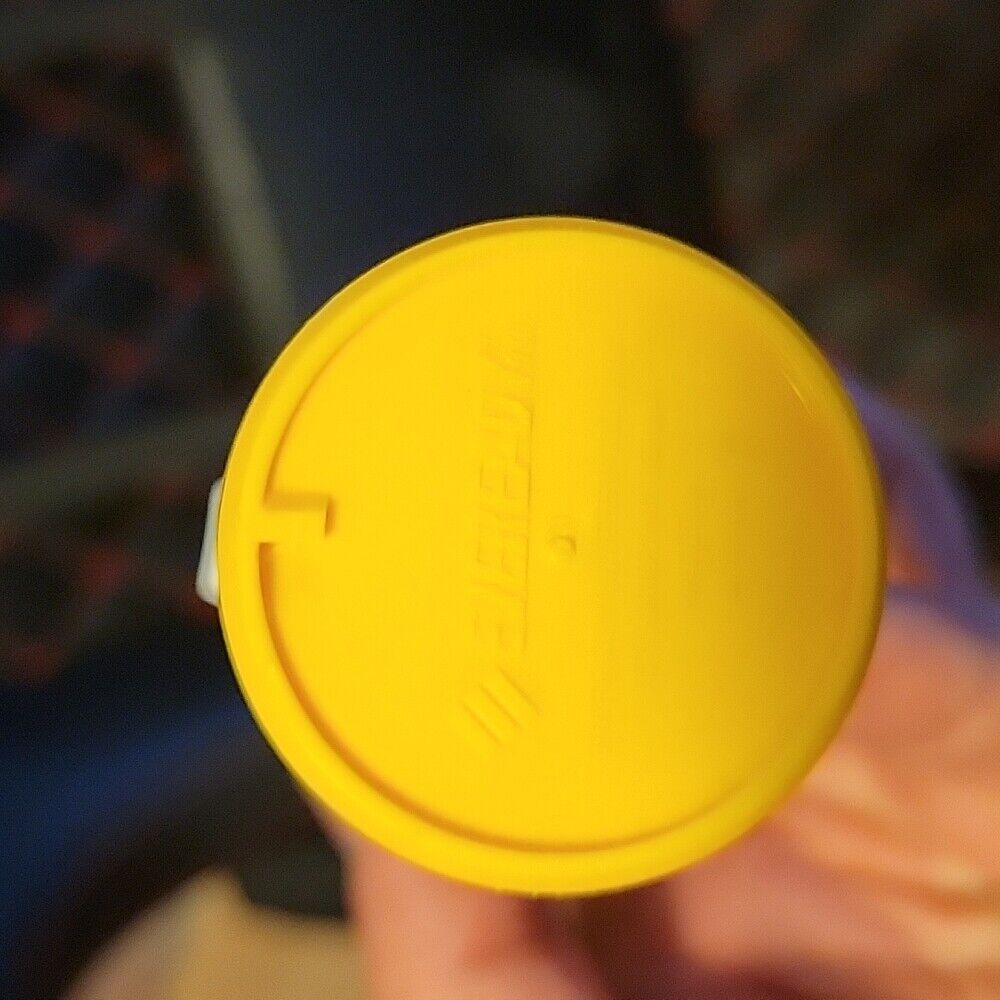 Collectable Eveready Energizer Bunny Yellow Plastic Flashlight - Working