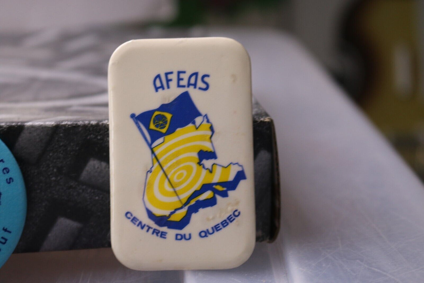 Vintage Macaron Pinback Centre Du Québec Buttom Afeas
