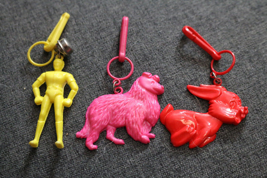 Key Chain Dof Figure & Rabbit Plastic Key Chain Color 1980'S