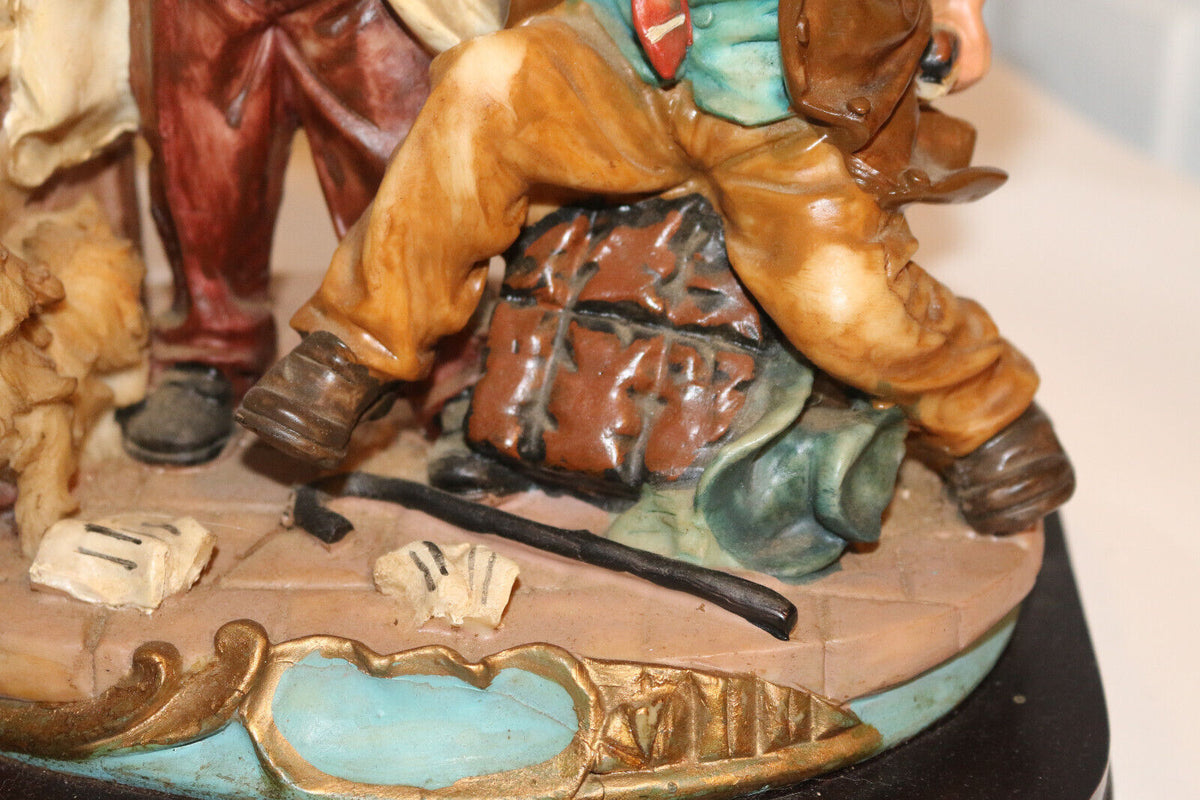 Porcelaine De Capodimonte Barbier, Client Statue Coiffeur Heritage Collection
