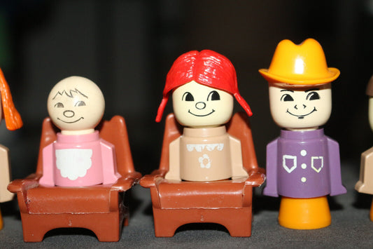 Vintage Matchbox Lesney Live N Learn 5 People Figure Lot Cherif 1970S 2 Chairs