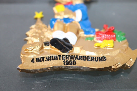 Vintage Rare Elzach-Vach 4 Int.Winter Waderunb 1990 Maccaron Pin On Golden Chain