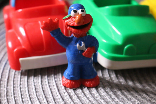 Illco Tyco Sesame Street Parking Garage Playset Gas Service Station Cars Figures