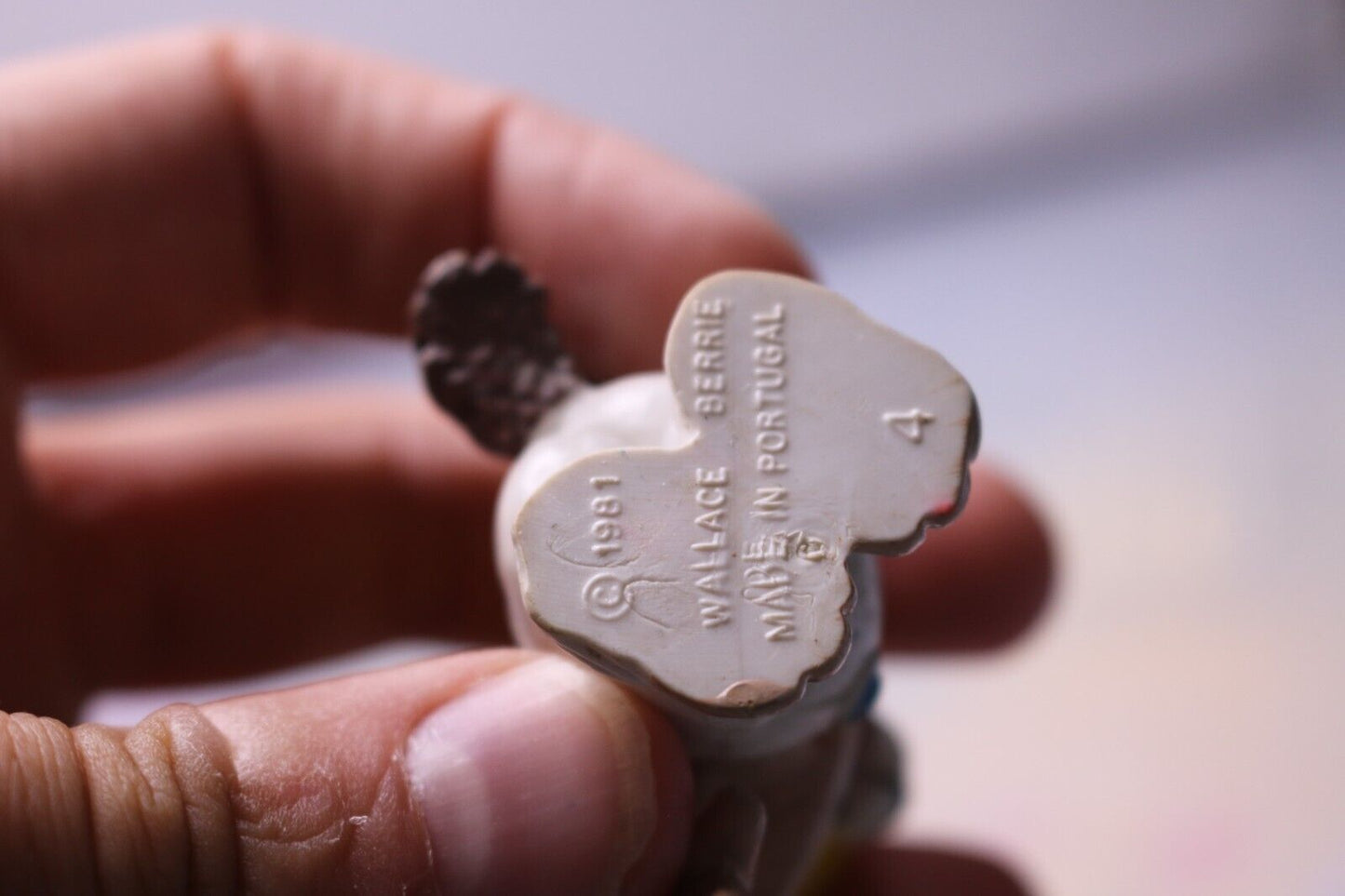 Vtg 1981 Wallace Berrie Rainbow Kids Dog & Scarf Pvc Figure Kids Toy No Frisbee