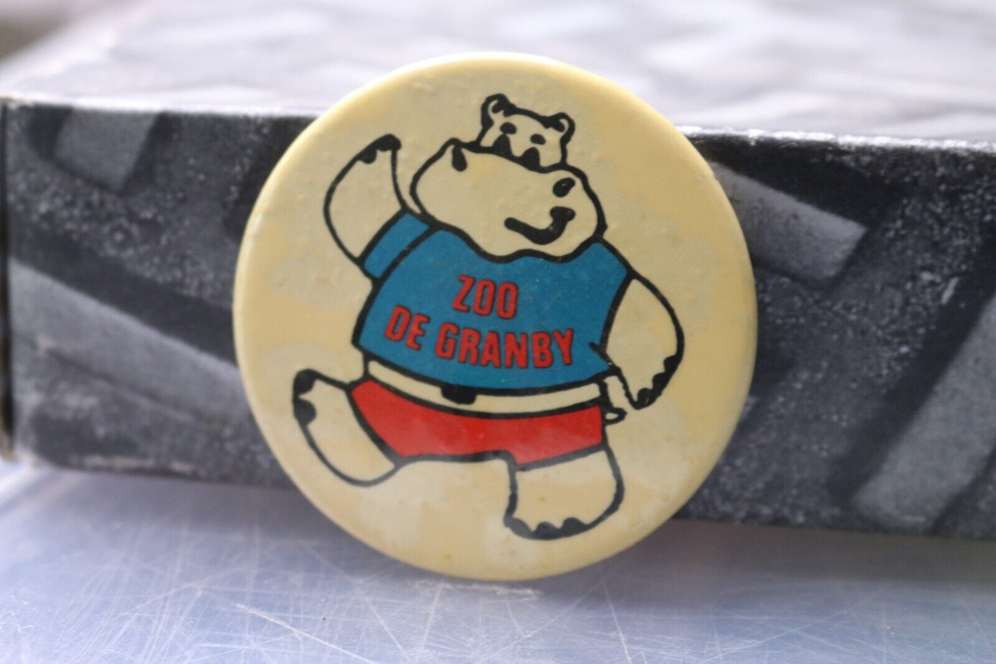 Vintage Macaron Pinback Québec Zoo De Grandy White Hyppopotamus