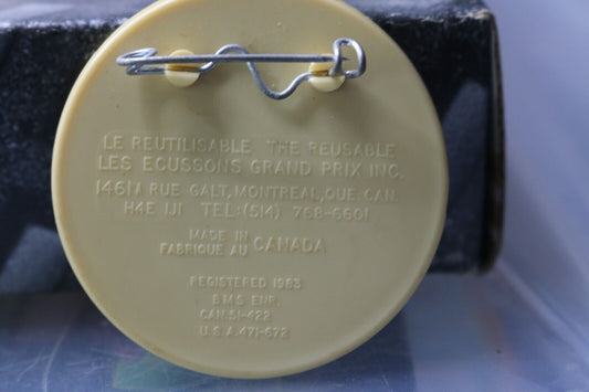 Vintage Macaron Pinback Québec Les Écuissons Grand Prix Canada Boys & Girls