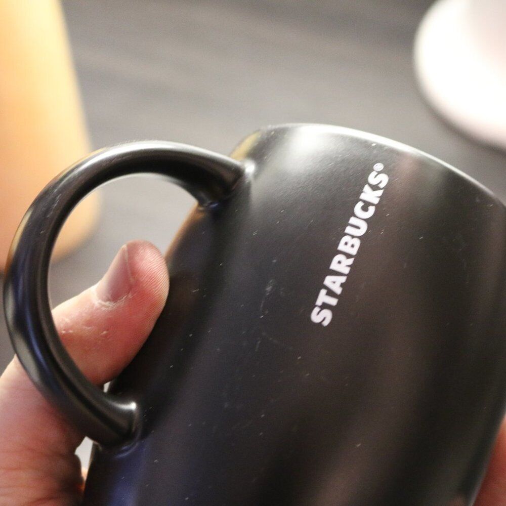 Starbucks Siren Matte Black & Ivory 2011 Etched Barrel 16Oz Mermaid Mug Limited