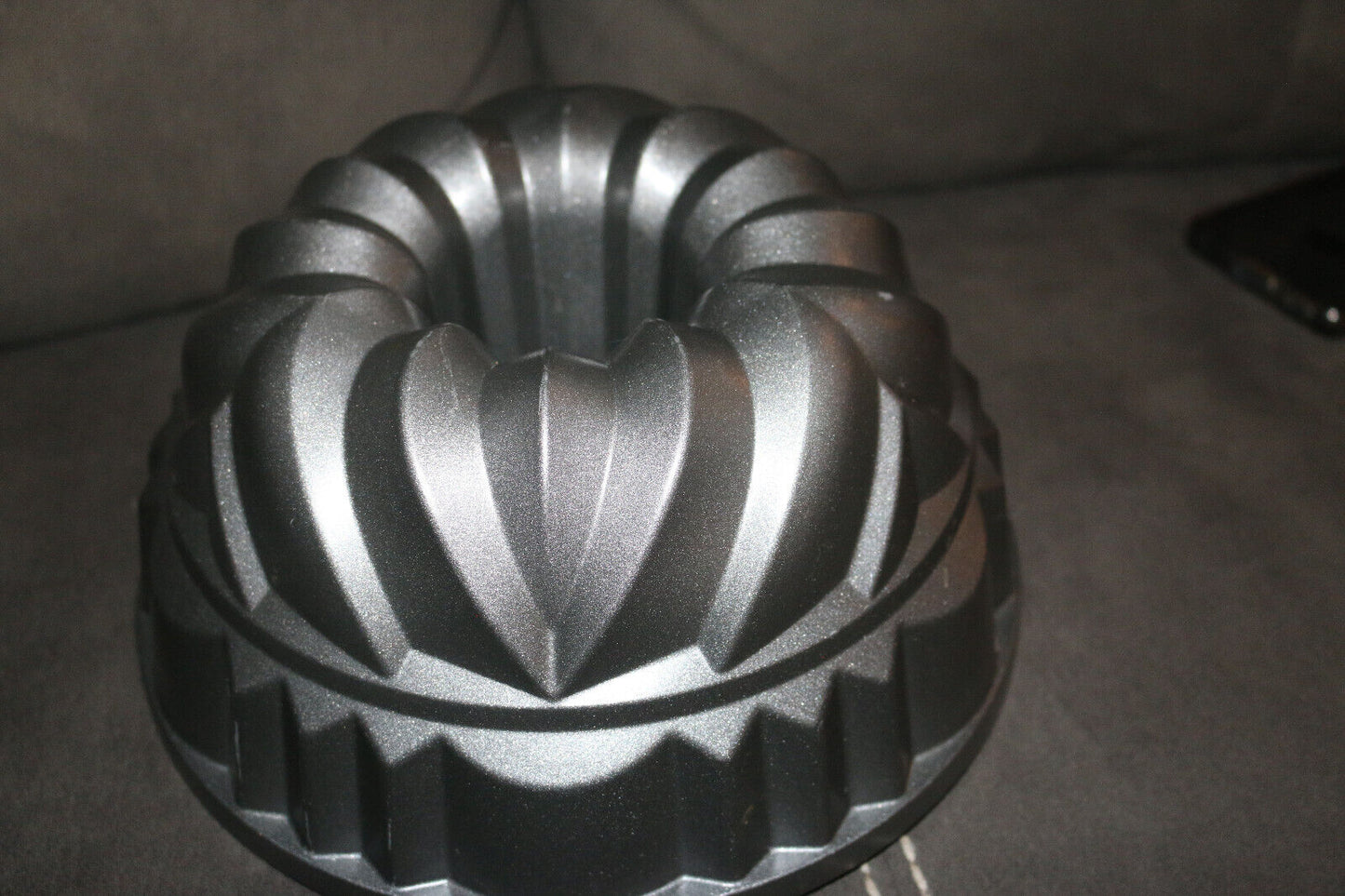 Nordic Ware Cast Aluminum Nonstick Heritage Bundt Pan Mold Design Rare