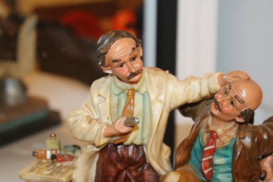 Porcelaine De Capodimonte Barbier, Client Statue Coiffeur Heritage Collection