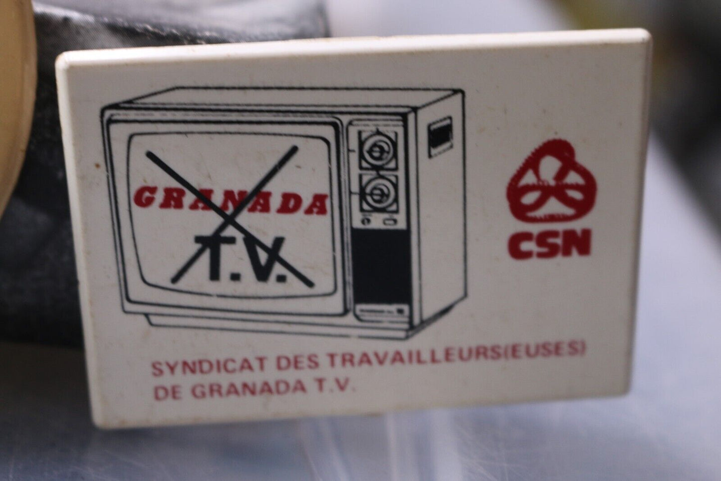 Vintage Macaron Pinback Québec Granada T.V. Csn Syndicat Des Travailleuses