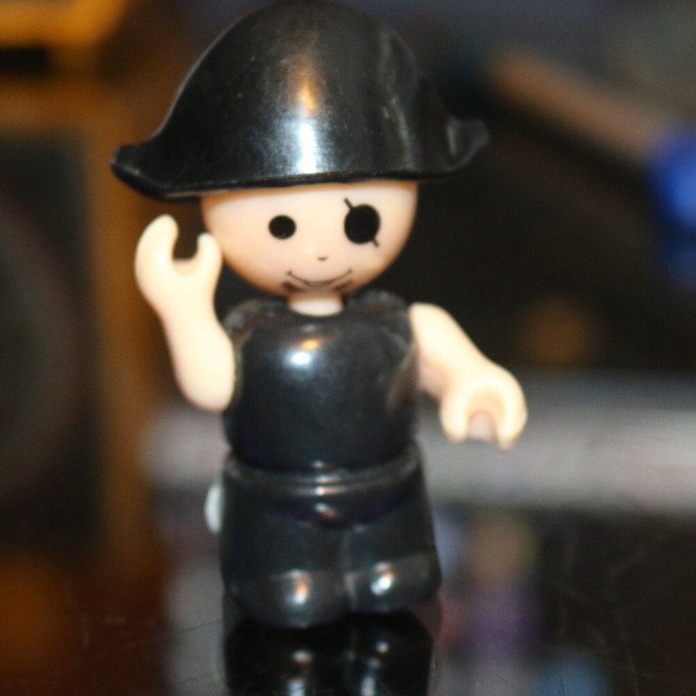 Pirates - Vintage Playskool Lil Playmates Figure Toy Black Clothes Captain Ship