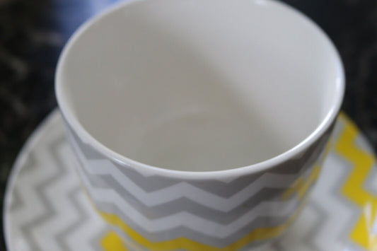 Maxwell & Williams Colour Bolt Breakfast Cup & Saucer 475Ml Yellow Gift Claire