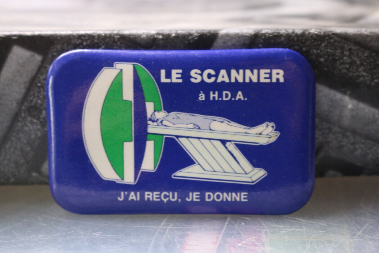 Vintage Macaron Pinback Québec Le Scanner À H.D.A. J'Ai Reçu, Je Donne