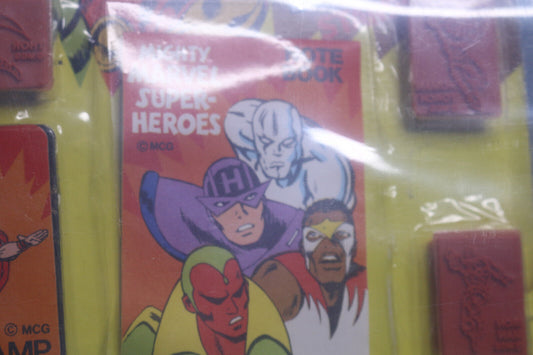 1976 Fleetwood Marvel Heroes Stamp Set & Notebook Afa 80 By Fleetwood Toys Vtg