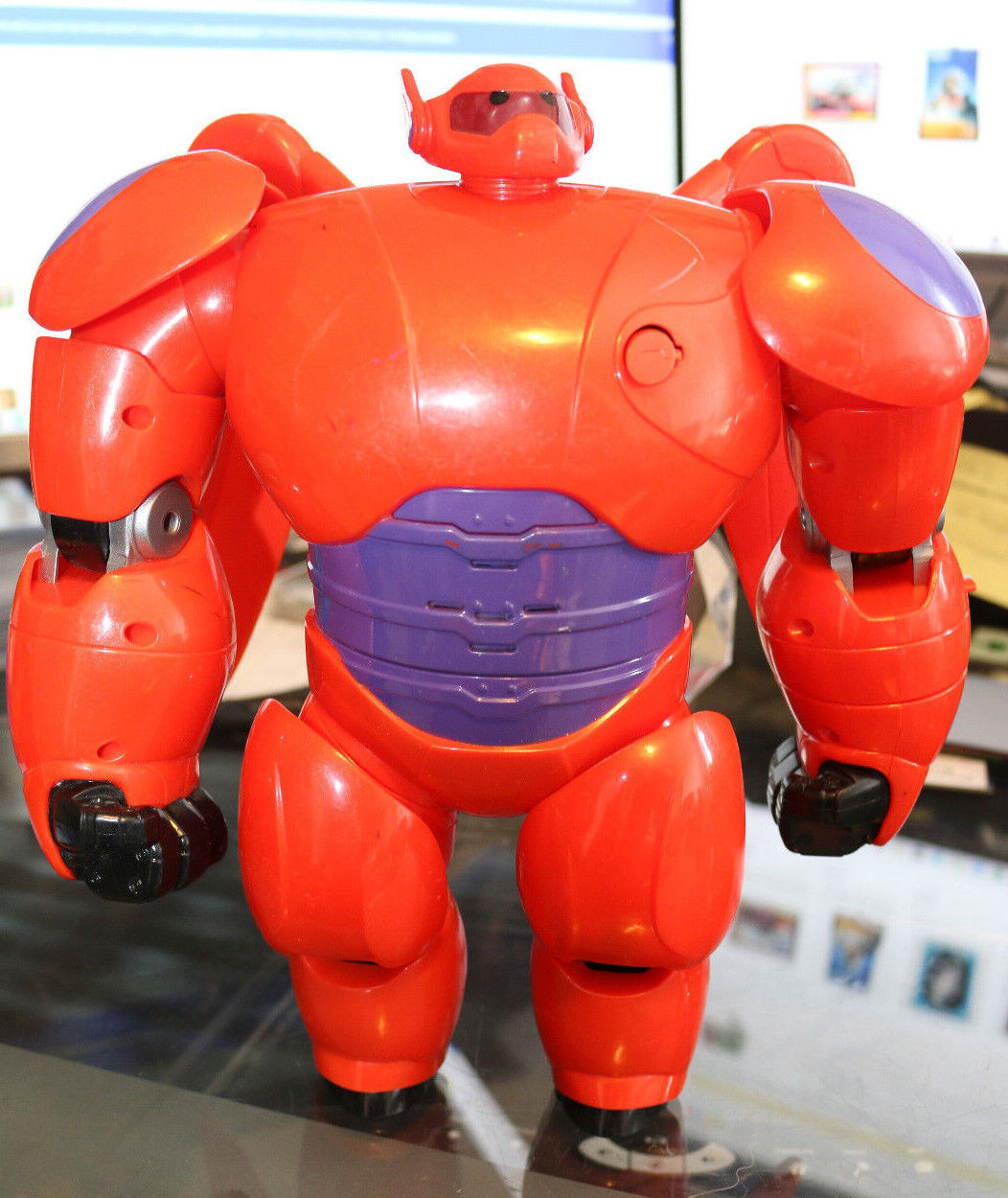 2014 Disney Bandai Big Hero 6 Deluxe Flying Baymax Action Figure 11" Inch Figure