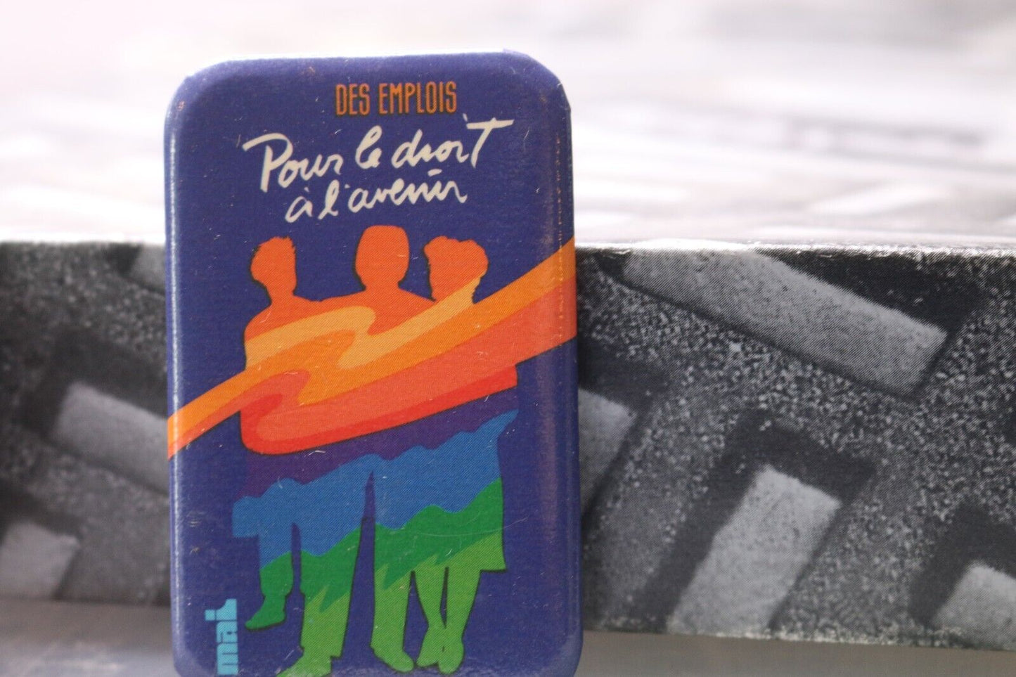 Vintage Macaron Pinback Québec Des Emplois Pour Le Droit À L'Avenir Mai