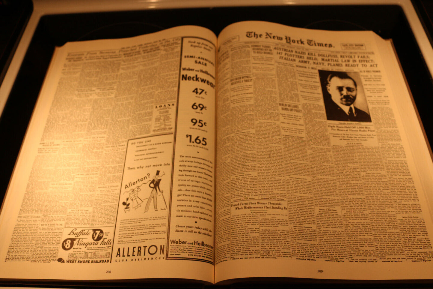 The New York Times Decade Heavylarge Book Times In Review 1930-1939 Vintage Rare