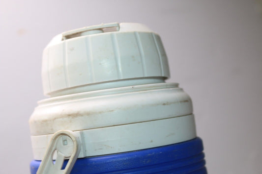 Coleman Model 5542 1/3 Gallon Sippy Outdoors Cooler Jug Blue/White Swivel Handl