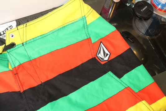 Volcom Boardies V2S 2Way Stretch Mens 32 In Black Yellow Red Board Shorts Trunks