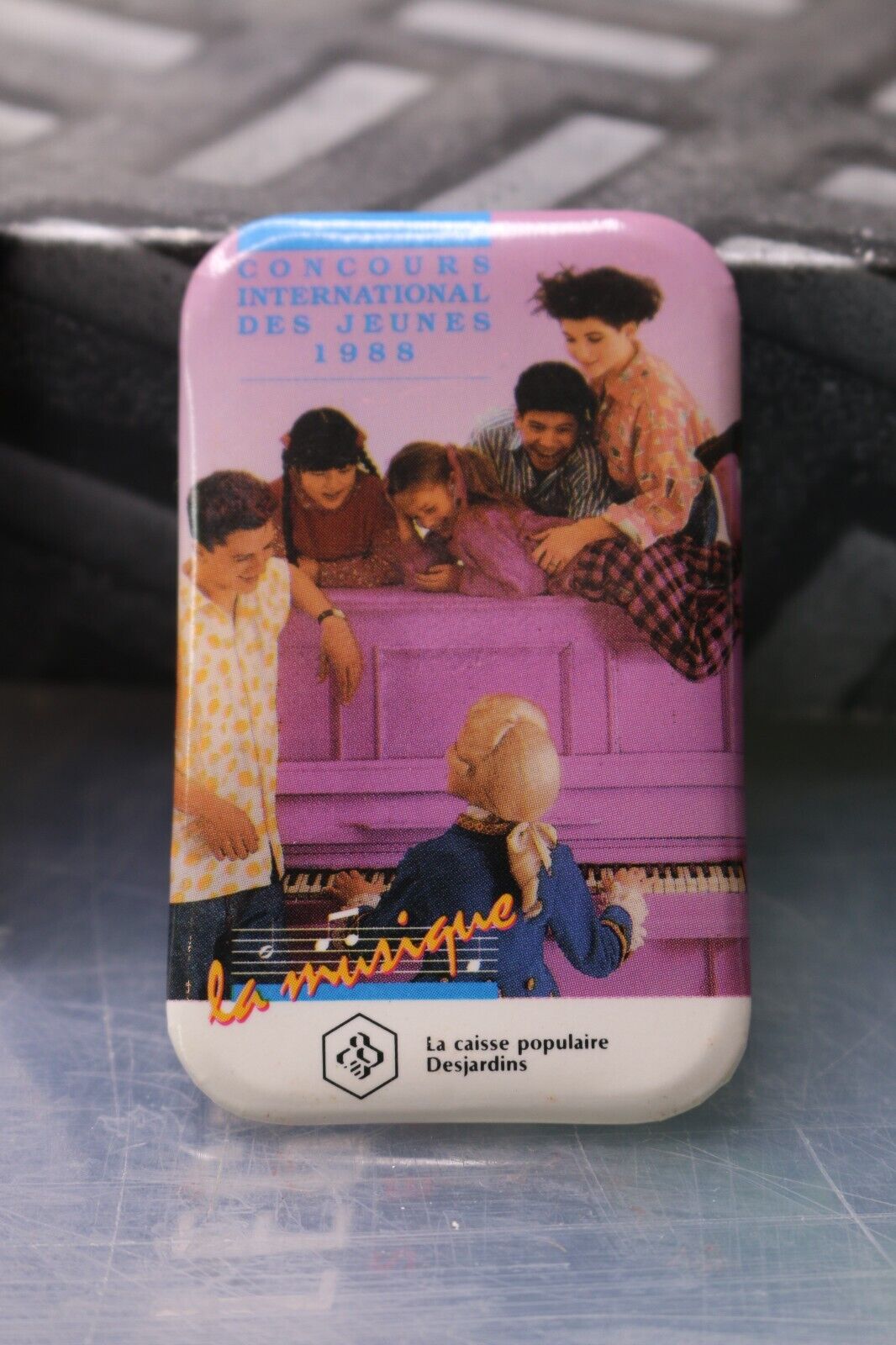 Vintage Macaron Pinback Québec Concours International Des Jeunes 1988 Desjardins