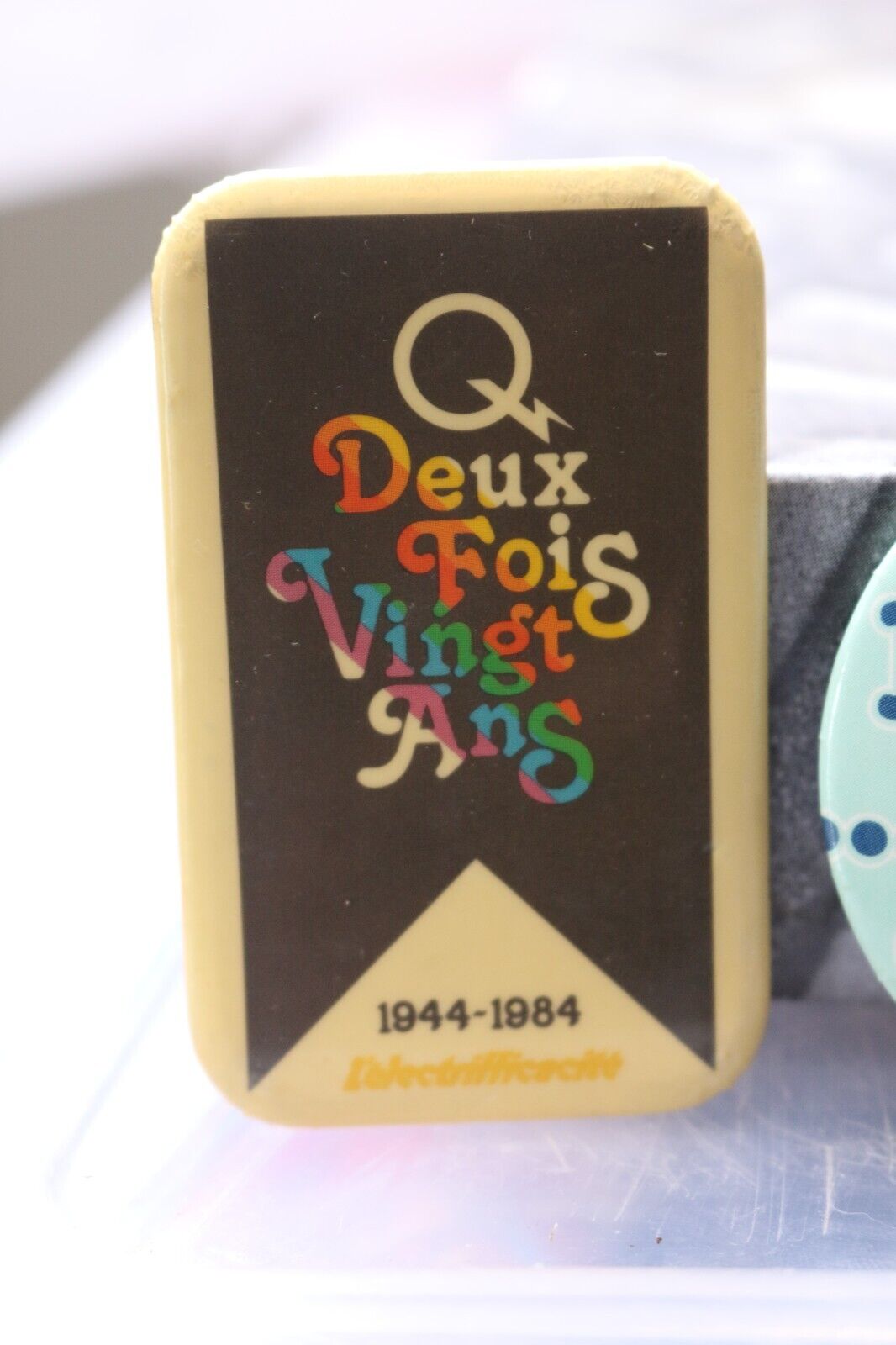 Vintage Macaron Pinback Québec Deux Fois Vingt Ans 1984 Buttom Hydro-Québec