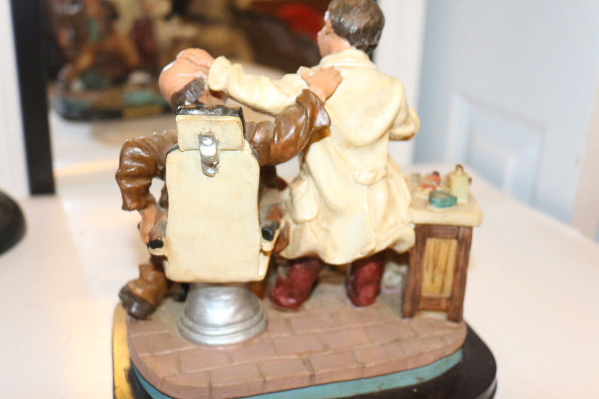 Porcelaine De Capodimonte Barbier, Client Statue Coiffeur Heritage Collection