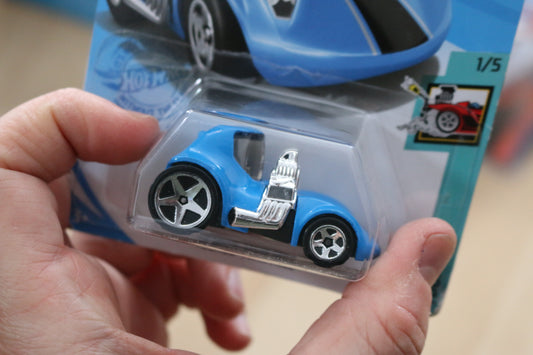 Hot Wheels 2021 - Tooned Twin Mill - Diecast Toy Car