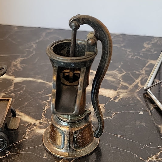 Lot Of 3 Sharpener Camera Taille Crayon Die Cast Tank Sacapunta Pencil