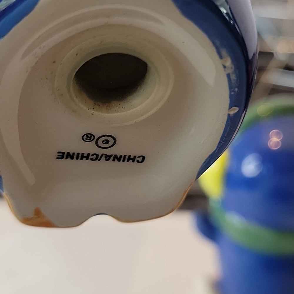 Penguin Salt & Pepper Shaker Winter Earmuffs Christmas Animals Holiday Cute Dinn