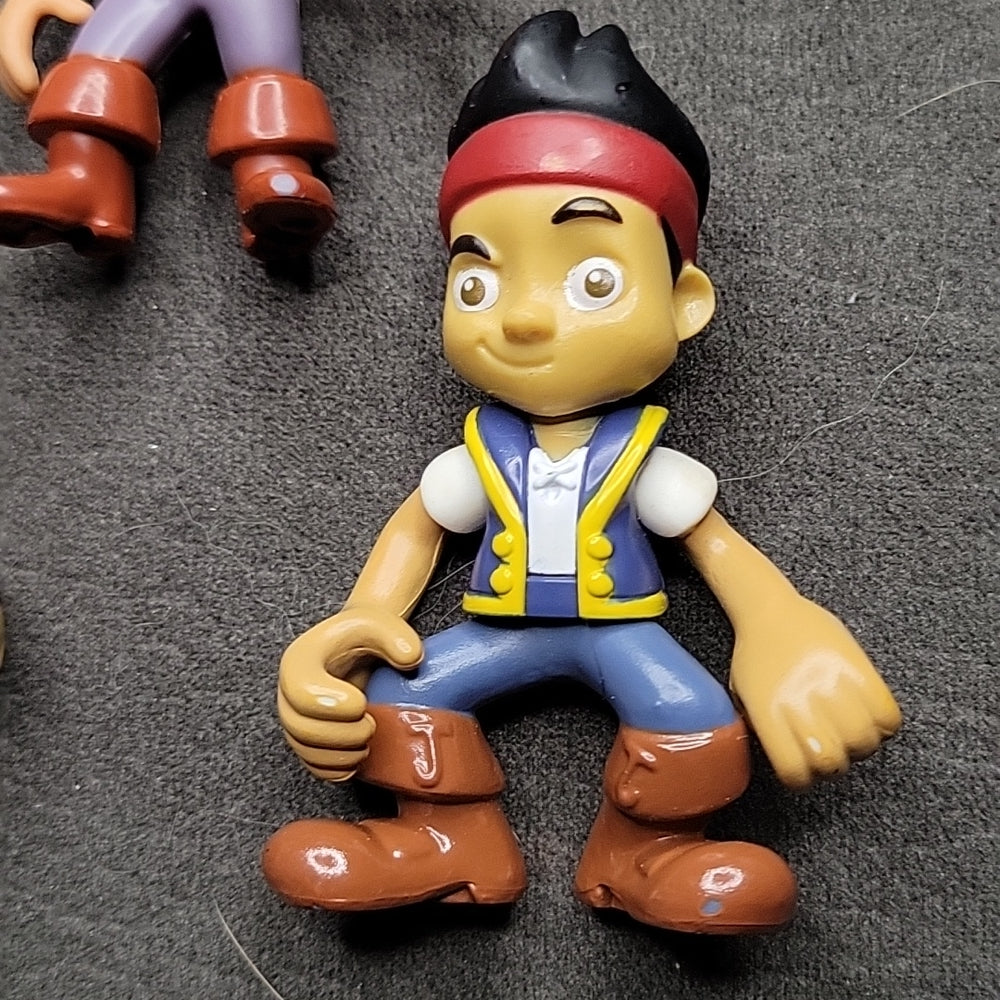 Jake And The Neverland Pirates Buccaneer Battling Izzy Toy Action Figures Toys