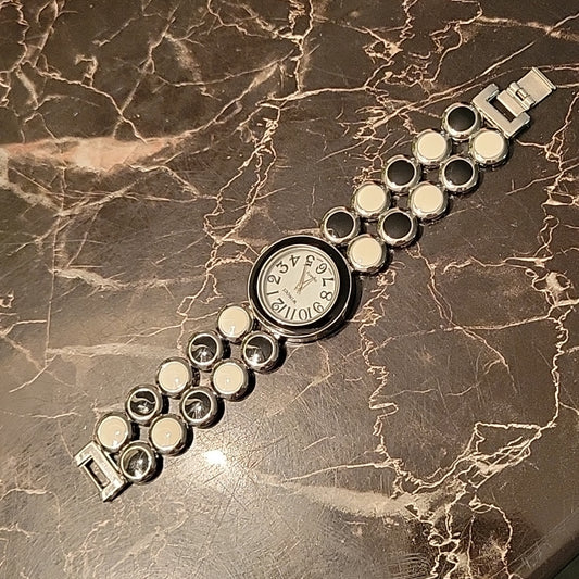 Wincci Quartz Japan Movt 1027 Stainless Steel Back Wistwatches Clock