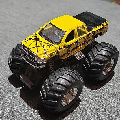 Monster Truck Dodge Ram 1500 Yellow Spider-Web Beach Toy Car Maisto