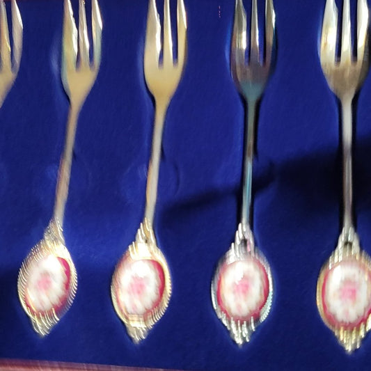 Japan S.P. Cn Steel Pink Rose Vintage Spoon Fork Set 5 Of 6 Readers Digest Vtg