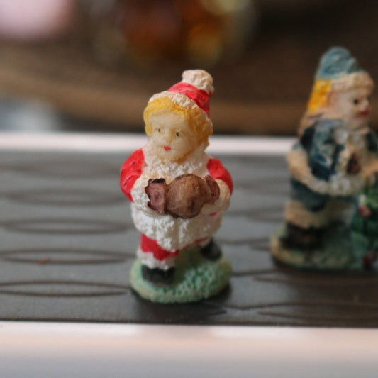 Large Pieces Christmas Village Figurine Lot People Accessories Figures Lot #4