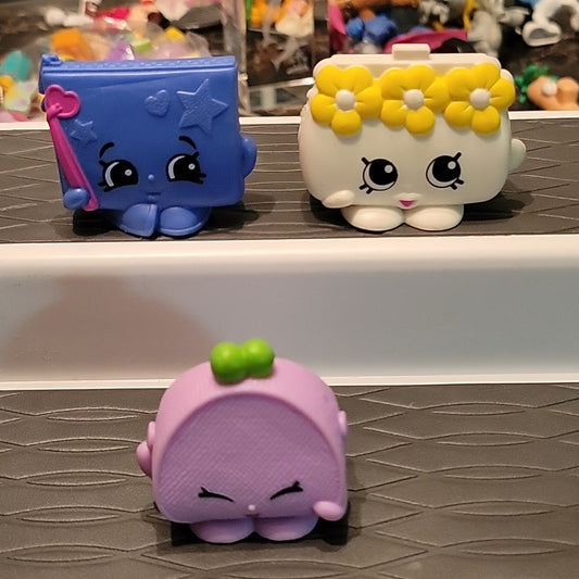 Lot Of 3 Mc Donald'S Shopkins Toys Figures Collectible Accessories Purses Girls