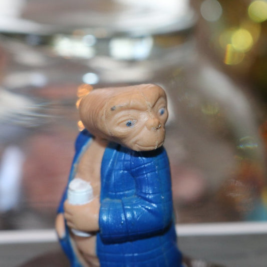 Vintage 1982 E.T. The Extra Terrestrial - 2" Toy Figure Blue Robe Beer Can
