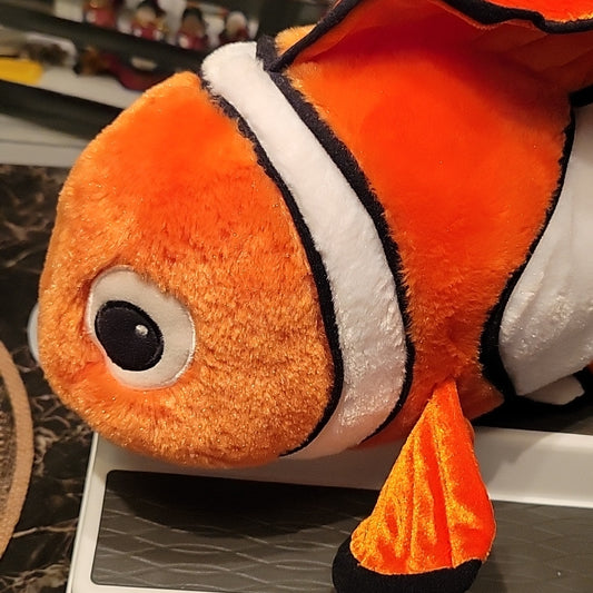 Finding Nemo Plush Stuffed Animal Toy Disney Store Pixar 18" Clown Fish