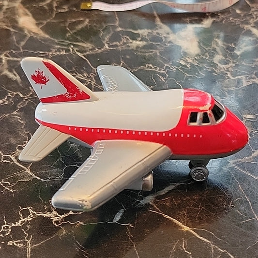 Air Canada Jumbo Jet Airliner Pull Back Plane Toy Airplane