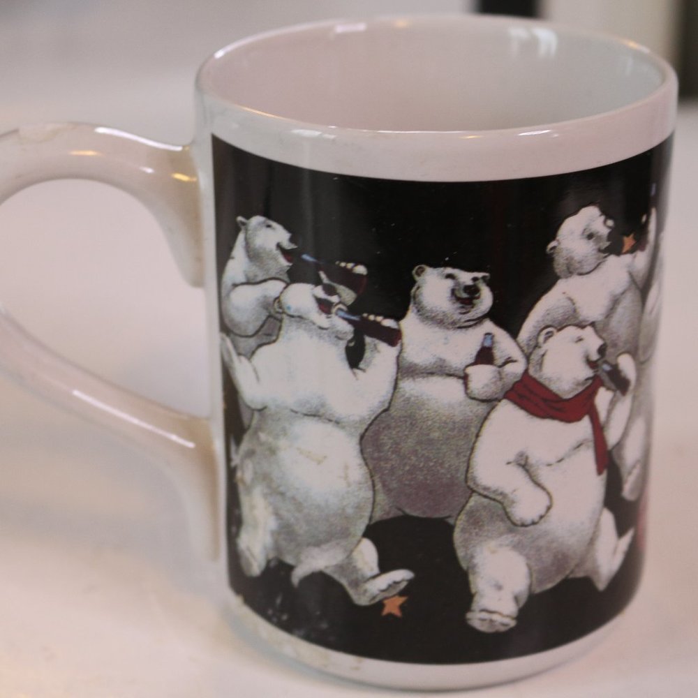 1997 Coke Gibson 16Oz Ceramic Coca Cola "Happy Polar Bear Group" Coffee/Tea Mug