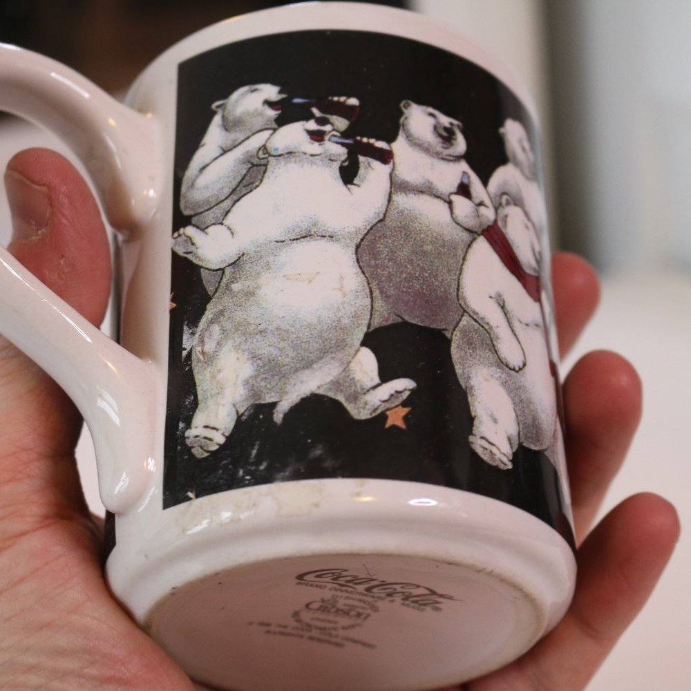 1997 Coke Gibson 16Oz Ceramic Coca Cola "Happy Polar Bear Group" Coffee/Tea Mug