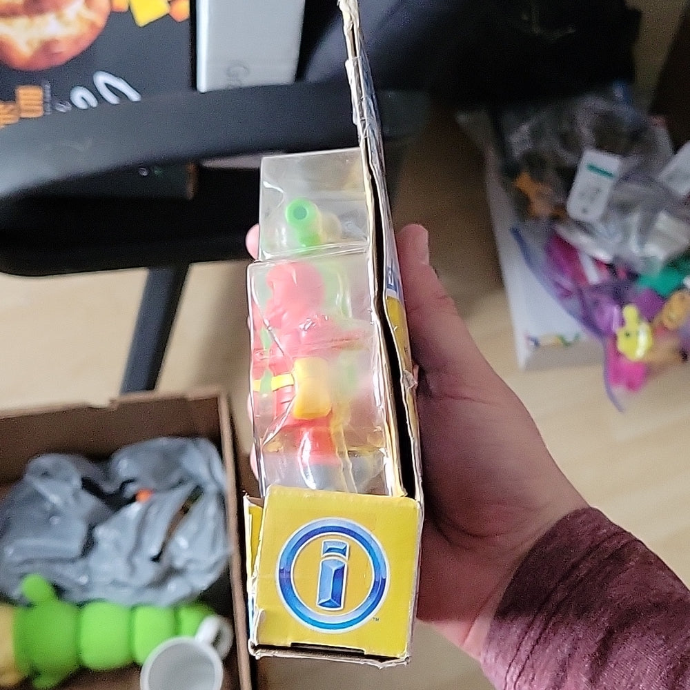 Imaginext City Airport Firefighters Figures Fisher Price 3 - 8 Squirts Water