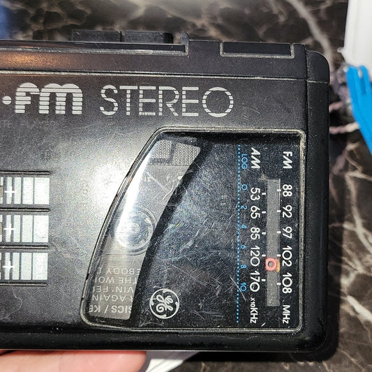 Ge 3-5476C Cassette Tape Player Portable Personal Am/Fm Radio Stereo! Working!!!
