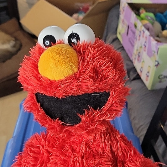 Playskool B6572 Elmo Love 2 Learn Red Bluetooth Interactive Talking Plush Toy