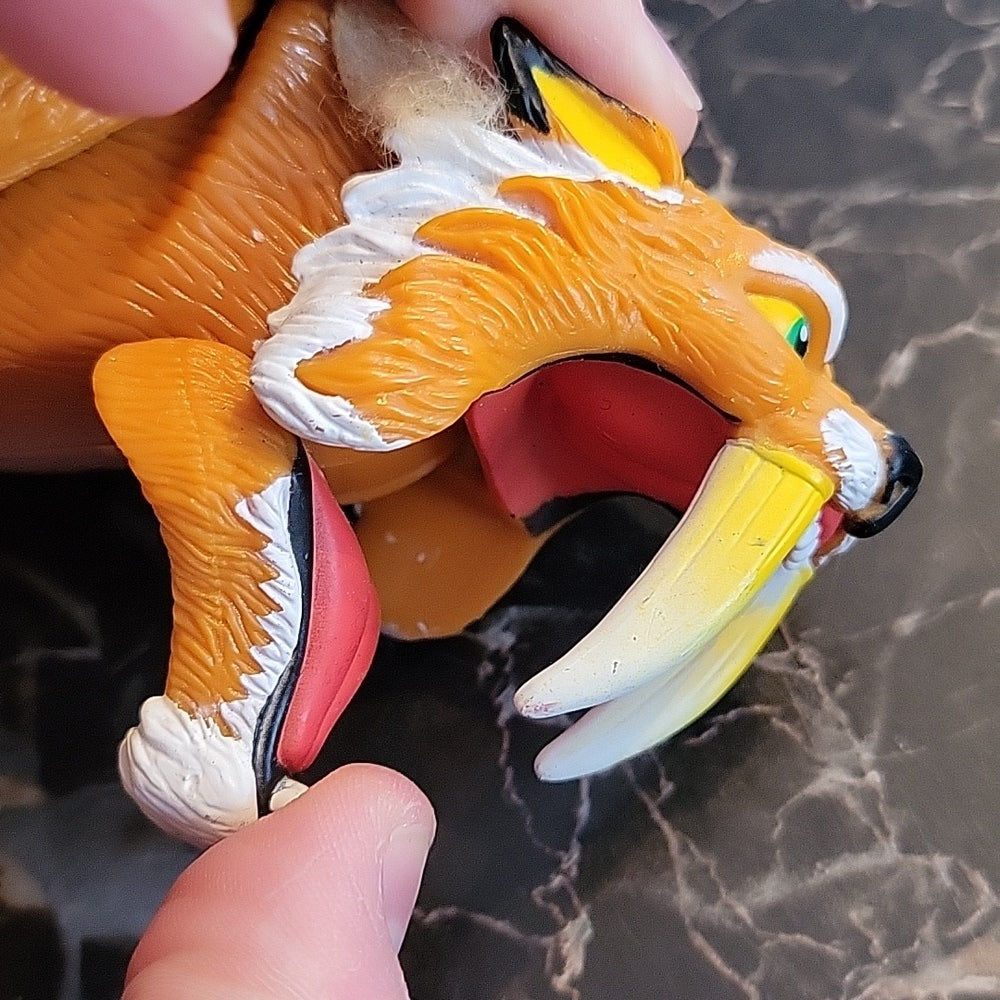 Fisher Price Imaginext Thorn The Saber Tooth Tiger Fur Mane