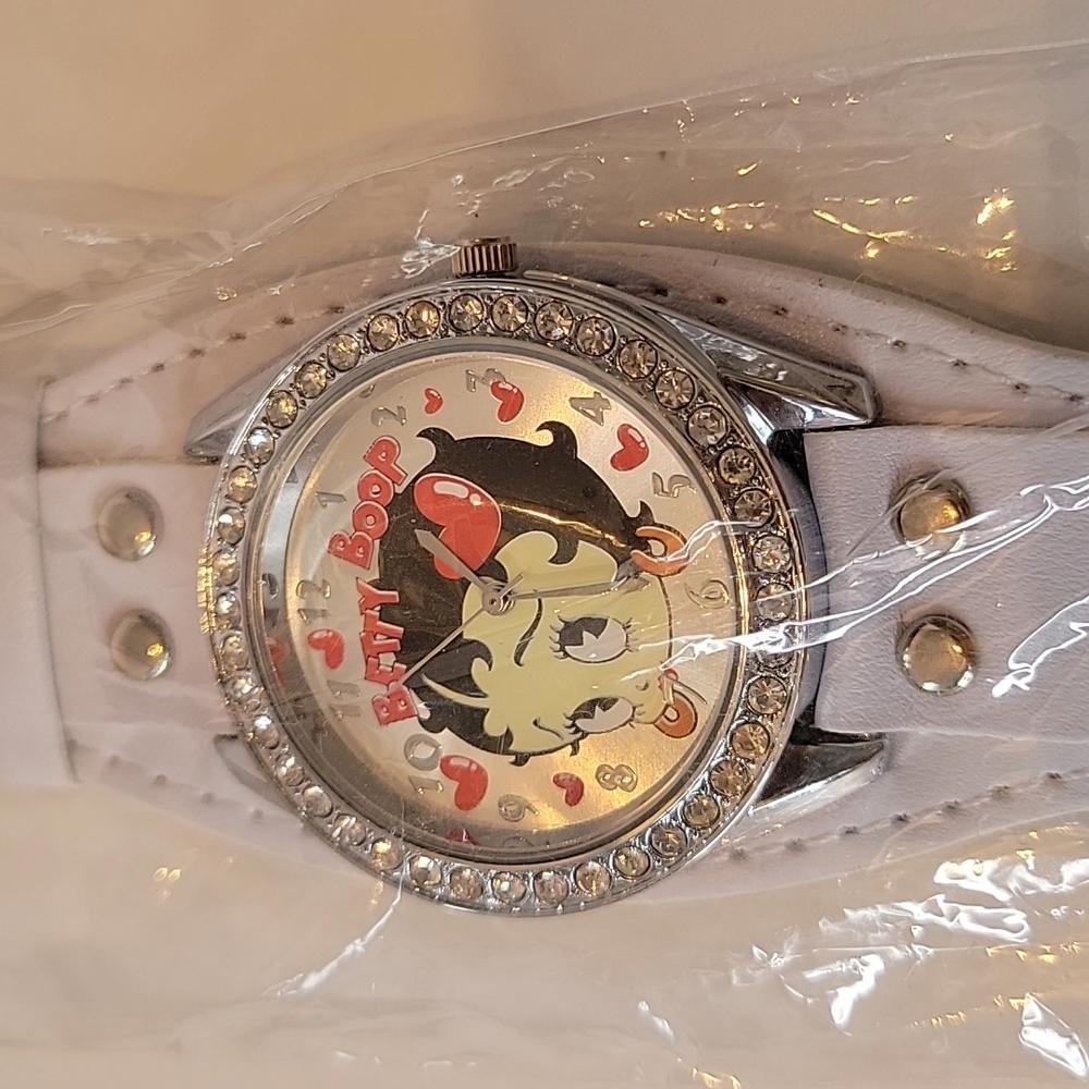 King betty boop w/ diamond color style Stones watch white