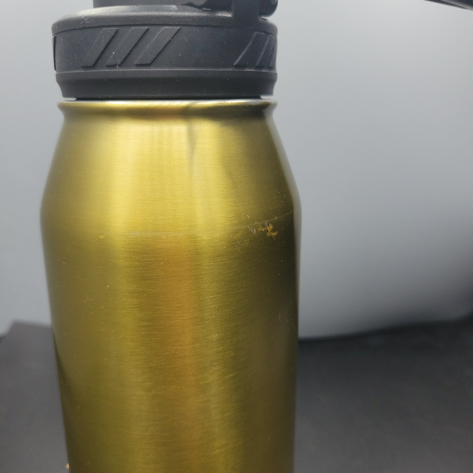 Adidas 32Oz Metal Water Bottle Hot Cold Double Wall Stainless Gold –  Omniphustoys